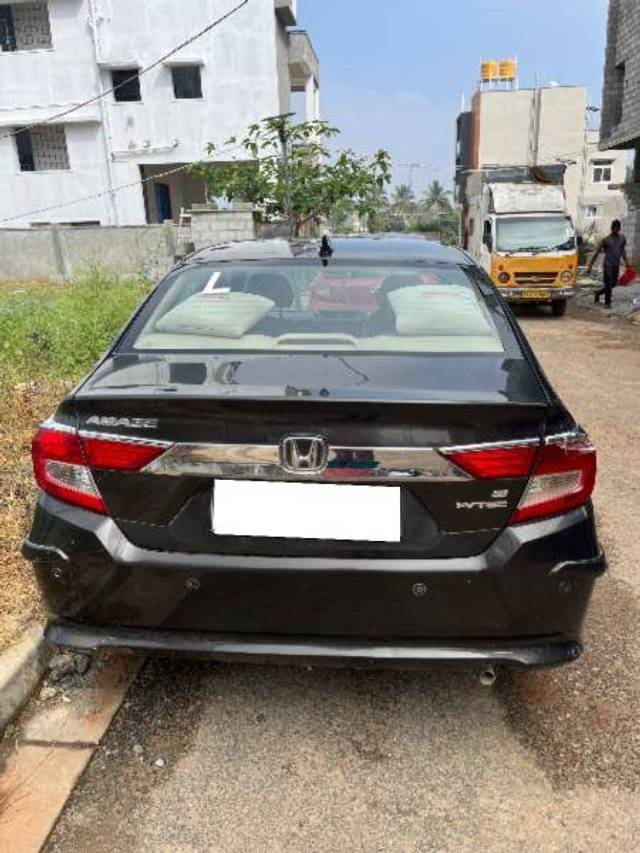 https://images10.gaadi.com/usedcar_image/4267618/original/01cdb56682f959e236135479270de71f.jpg?imwidth=6401