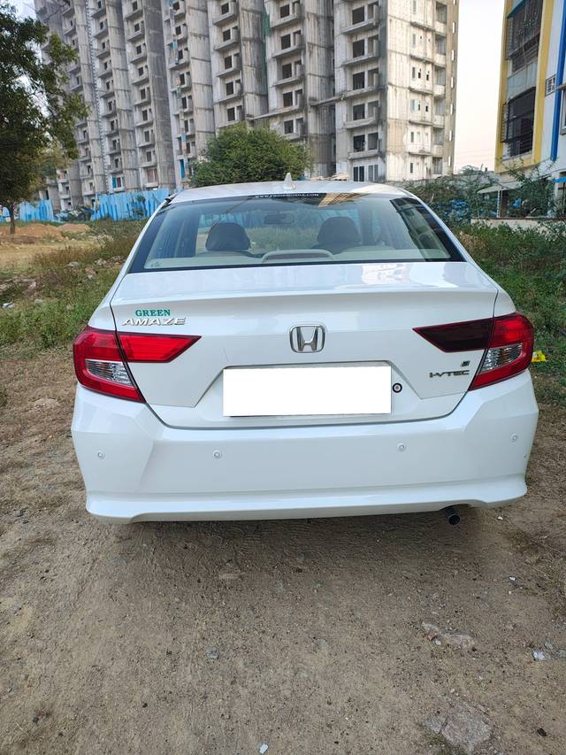 https://images10.gaadi.com/usedcar_image/4267687/original/processed_cbb45c70dec133c61d53ffad95df1eda.jpg?imwidth=6401