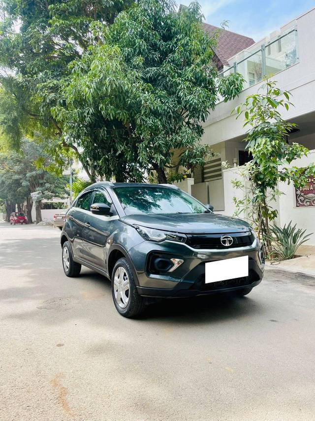 https://images10.gaadi.com/usedcar_image/4267818/original/processed_fb44a171b8006537abfc263396f9af26.jpg?imwidth=6400