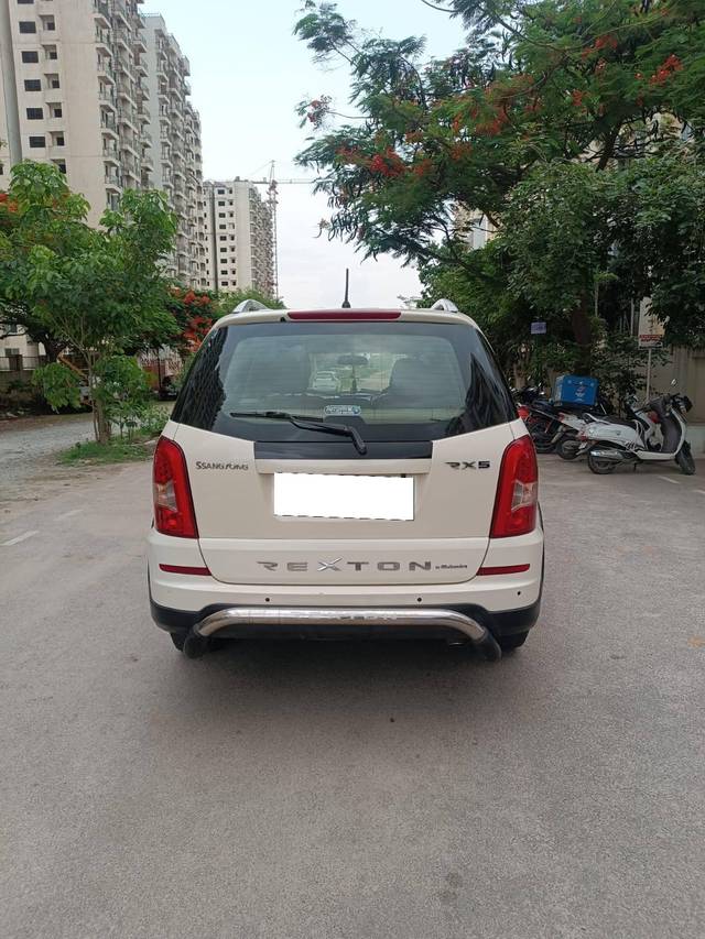 https://images10.gaadi.com/usedcar_image/4267852/original/processed_aaf315038036cce7f4077dec53bc0406.jpg?imwidth=6401