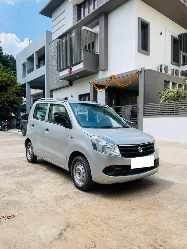 https://images10.gaadi.com/usedcar_image/4267857/original/processed_2de48a075cae9cff80e9919771f05b4c.jpg?imwidth=6400