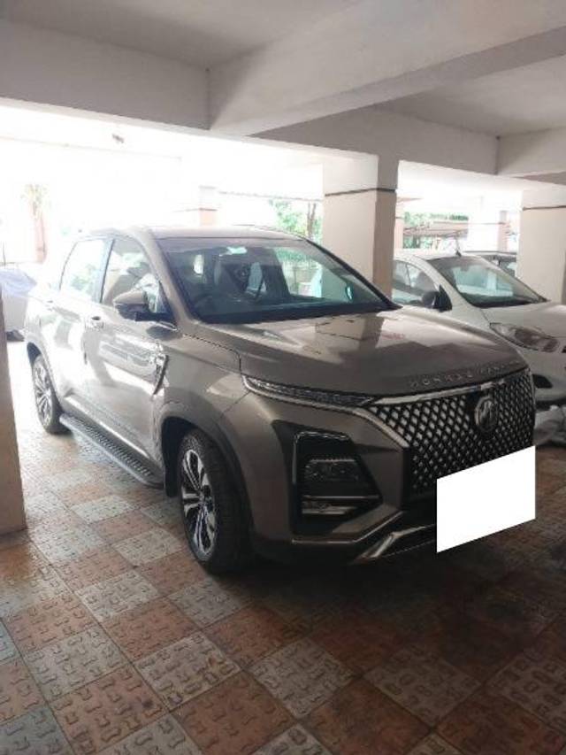 https://images10.gaadi.com/usedcar_image/4267858/original/processed_2b900ba3-a748-4cf8-822d-d09f8978514e.jpg?imwidth=6400