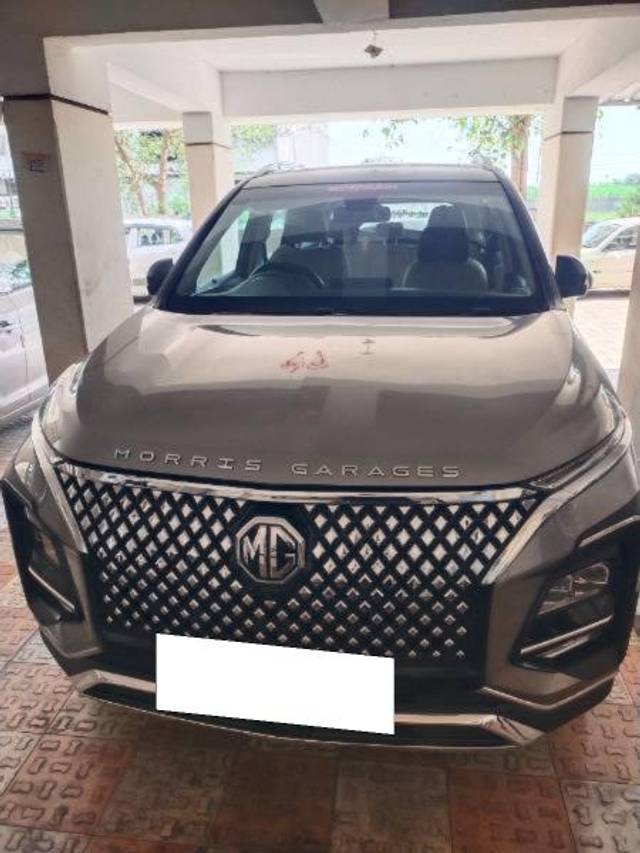 https://images10.gaadi.com/usedcar_image/4267858/original/processed_f61075cc-7631-4b9e-81f0-2fc09922ce6b.jpg?imwidth=6402