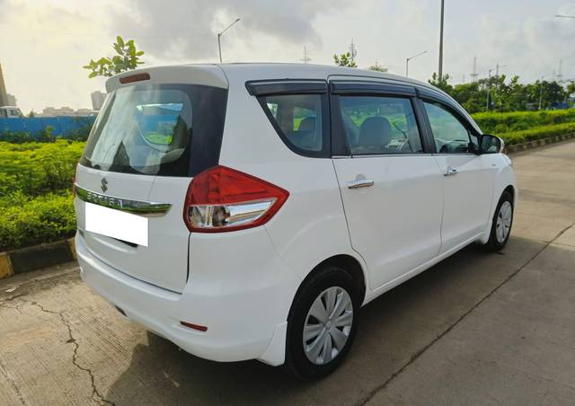 https://images10.gaadi.com/usedcar_image/4267873/original/processed_cc6a796cdf0be78d63ba40f7987a12f8.jpg?imwidth=6402