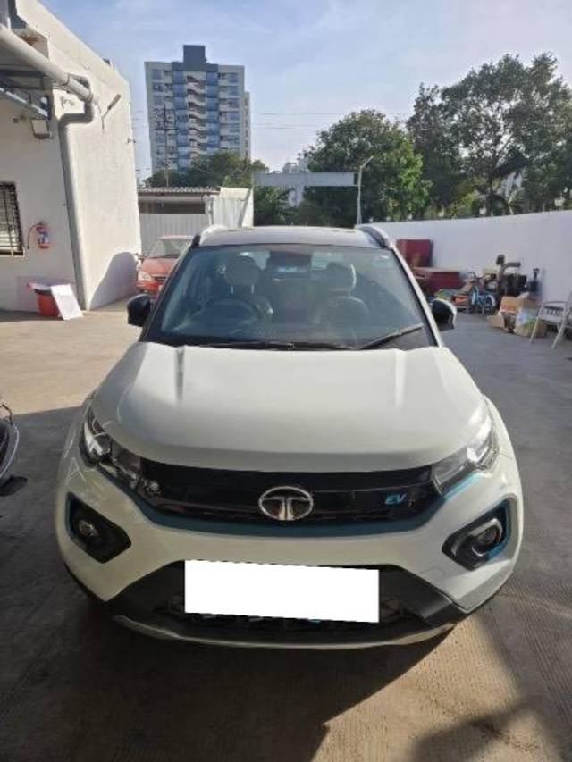 https://images10.gaadi.com/usedcar_image/4267905/original/processed_5d6fa563-136c-4cf6-b116-b297d0b06a79.jpg?imwidth=6402