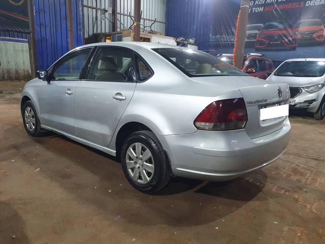 https://images10.gaadi.com/usedcar_image/4267928/original/processed_657ae5b9a834653efef24de0b5d653f4.jpg?imwidth=6402