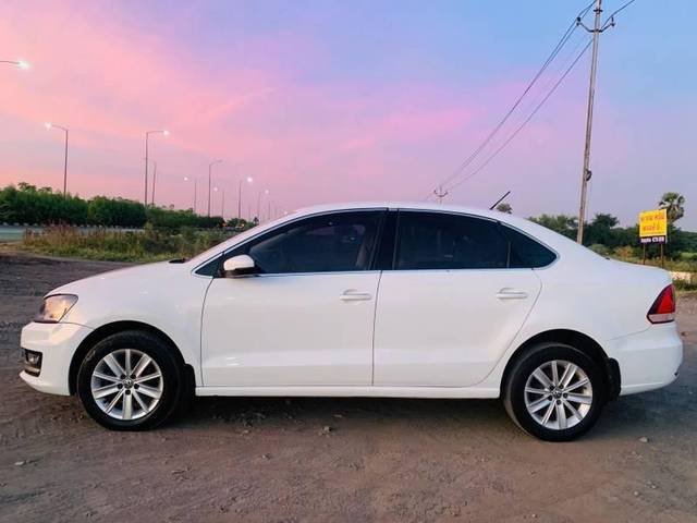 https://images10.gaadi.com/usedcar_image/4267935/original/processed_00764681-7188-4158-9ca7-5d8621211a46.jpg?imwidth=6401