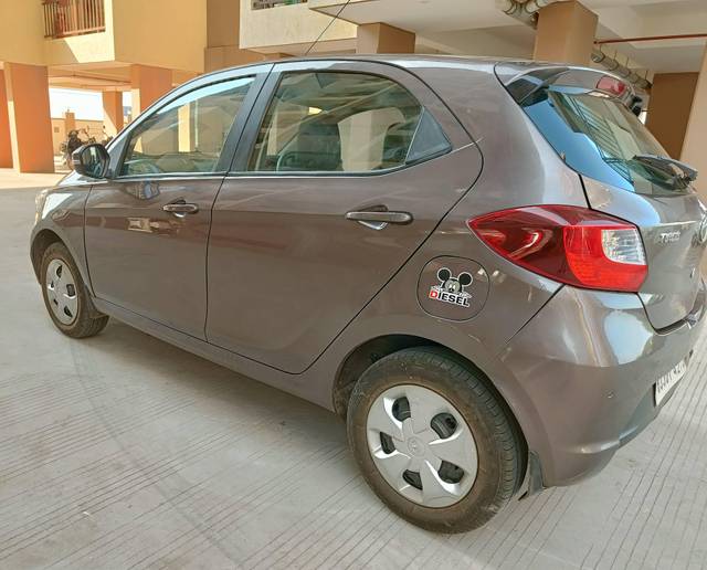 https://images10.gaadi.com/usedcar_image/4268014/original/processed_01ef49a27442d37b96cdabd0f9b945d1.jpg?imwidth=6402