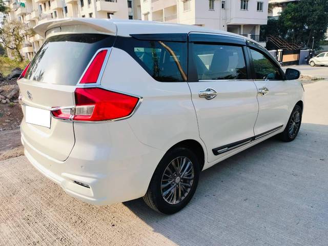 https://images10.gaadi.com/usedcar_image/4268081/original/processed_e86c1e8e498fb35d542a96d49c71b255.jpg?imwidth=6401