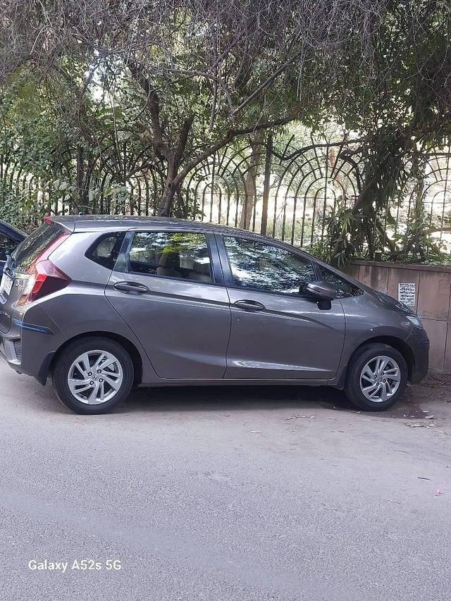 https://images10.gaadi.com/usedcar_image/4268134/original/processed_775b63edb040403530a88dacb0065072.jpg?imwidth=6401