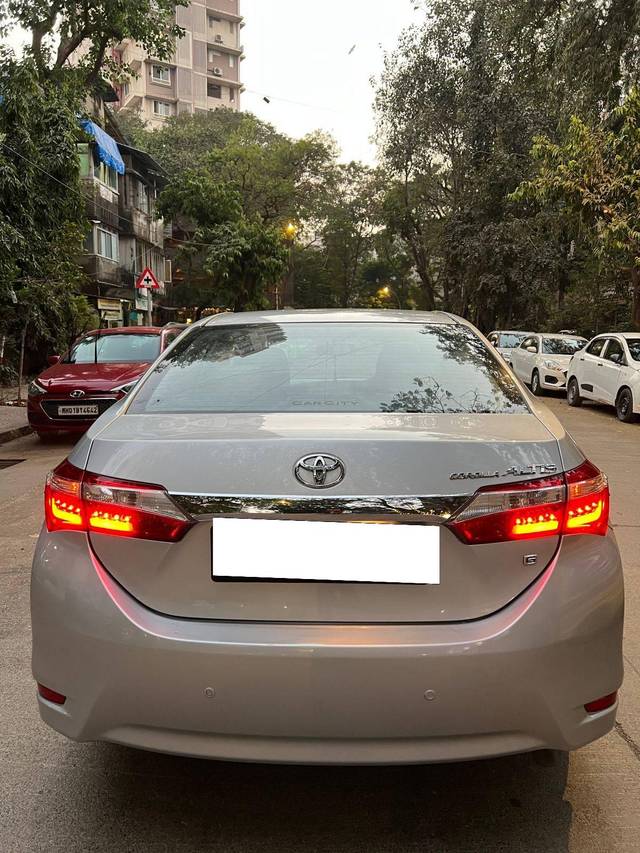 https://images10.gaadi.com/usedcar_image/4268144/original/processed_cee9b423cfcfc17242b3b3ee522d5e83.jpg?imwidth=6401