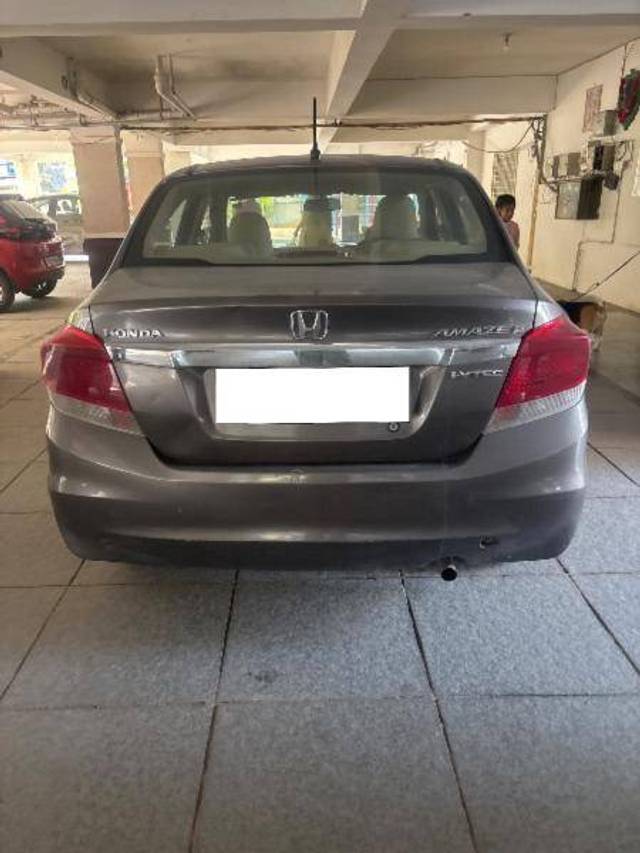 https://images10.gaadi.com/usedcar_image/4268278/original/8fe88d747bd5dd08d40492988758bea8.jpg?imwidth=6402