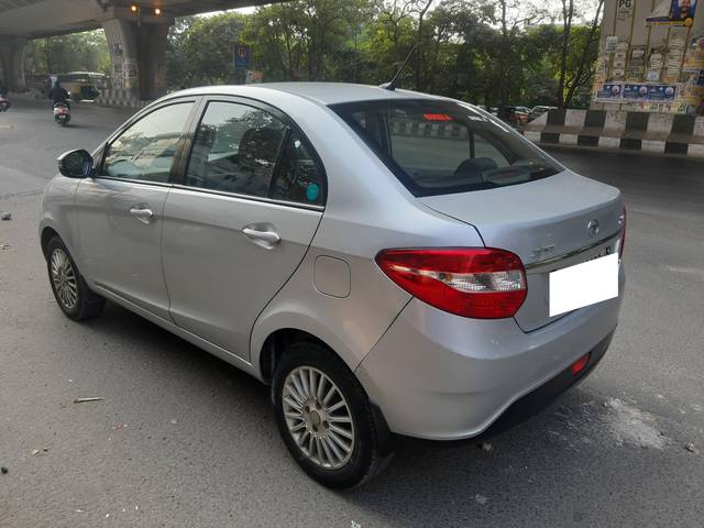 https://images10.gaadi.com/usedcar_image/4268380/original/processed_f2a759cc12868659a1f9425d8ec6bbe8.jpg?imwidth=6402