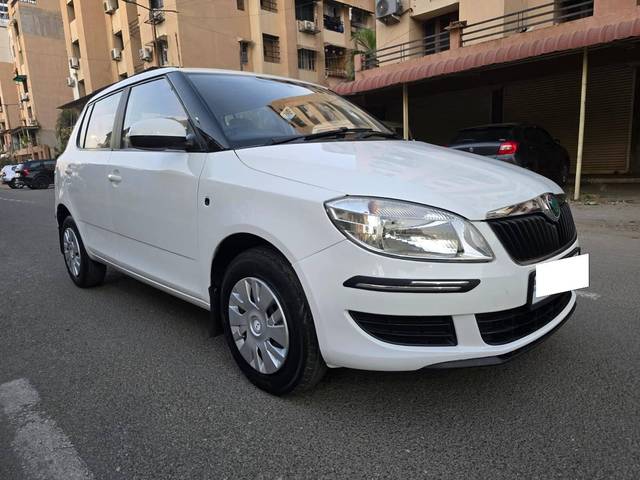 https://images10.gaadi.com/usedcar_image/4268396/original/processed_537a11a60920e4950c62f32c20d2c34e.jpg?imwidth=6400