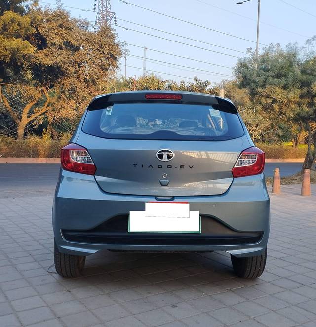 https://images10.gaadi.com/usedcar_image/4268422/original/processed_bc8906785b15b840ada0bf1a967c28ed.jpg?imwidth=6401