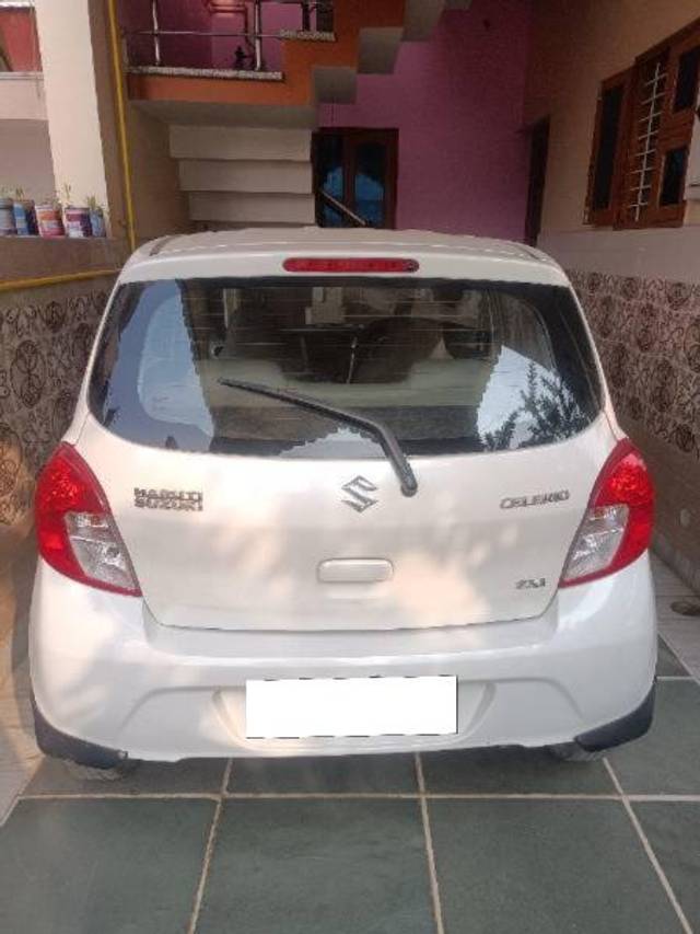 https://images10.gaadi.com/usedcar_image/4268482/original/processed_9eb3f207-f74c-4afe-a1f3-e5600567d9f6.jpg?imwidth=6402