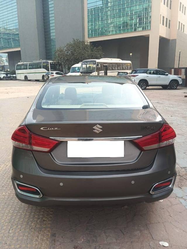 https://images10.gaadi.com/usedcar_image/4268617/original/processed_a8360b214ccb7953ada5611e6d8be711.jpg?imwidth=6401