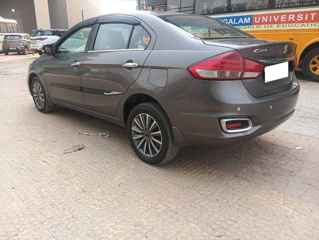 https://images10.gaadi.com/usedcar_image/4268617/original/processed_cfe59cdb0dff7bd6369bd85f962088eb.jpg?imwidth=6402