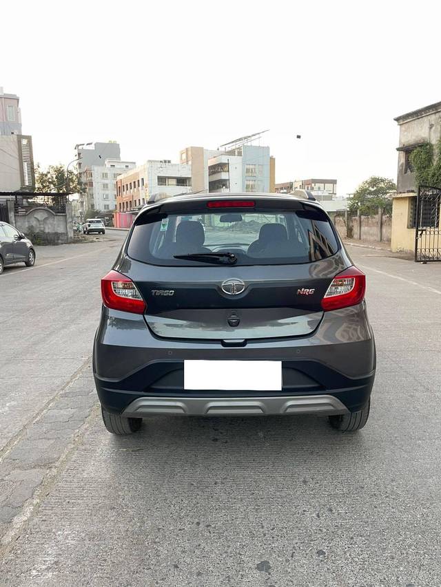 https://images10.gaadi.com/usedcar_image/4268623/original/processed_4fdcaa805973aeddbf9e8aa708a91b53.jpg?imwidth=6401