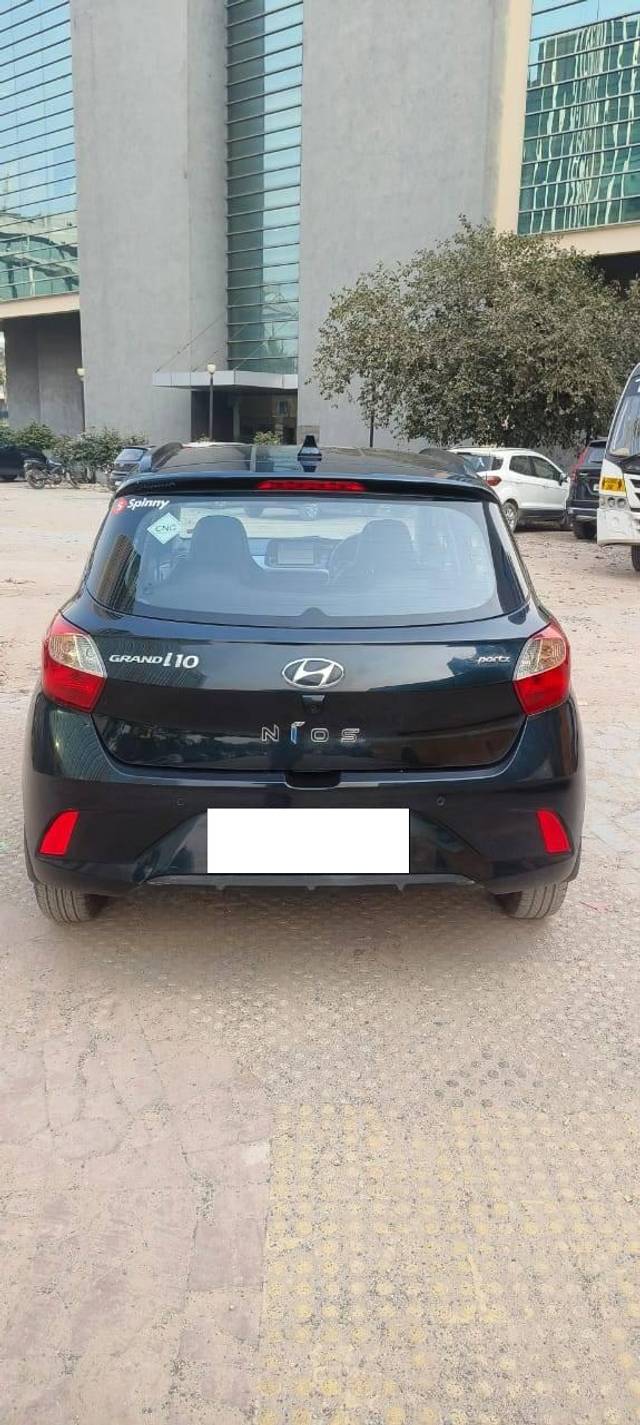 https://images10.gaadi.com/usedcar_image/4268628/original/processed_26571de667d2300cf102ee3f60a6453a.jpg?imwidth=6401