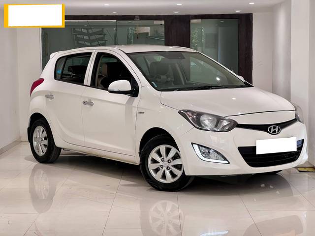 https://images10.gaadi.com/usedcar_image/4268662/original/processed_54f9d500f461d24abfd194577668f2e8.jpg?imwidth=6400