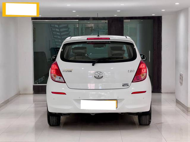 https://images10.gaadi.com/usedcar_image/4268662/original/processed_dd14e47cd9bea324e9b4ea39b0b4ed10.jpg?imwidth=6401