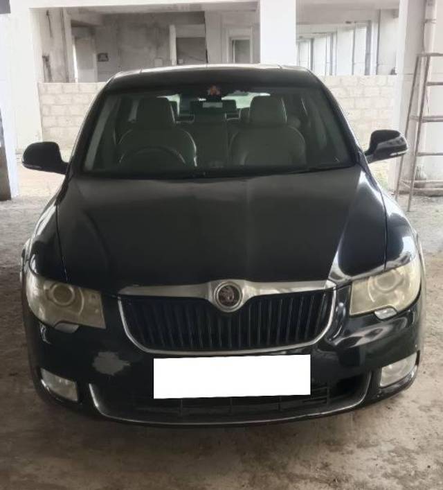 https://images10.gaadi.com/usedcar_image/4268677/original/processed_a656d19d-433c-4f84-aeb3-192585a52fc5.jpg?imwidth=6400