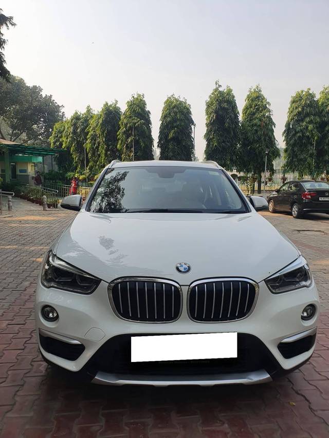 https://images10.gaadi.com/usedcar_image/4268709/original/processed_1fd78fdb78c4fb1e624021267c5be8a7.jpg?imwidth=6402