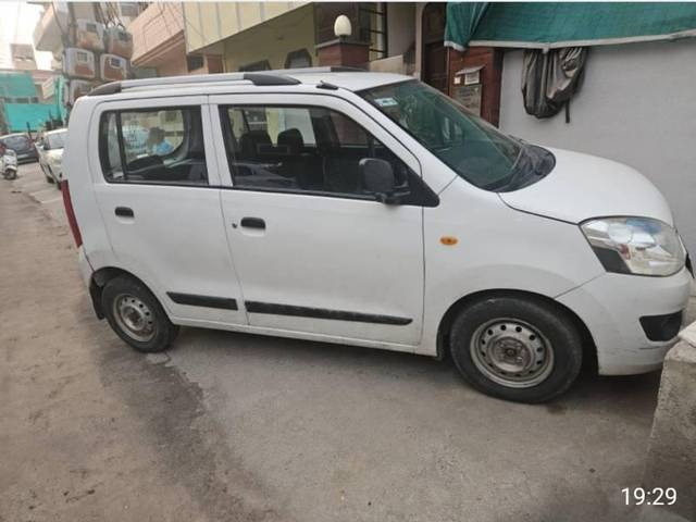 https://images10.gaadi.com/usedcar_image/4268758/original/processed_f2bfaaf8-ed7d-4f4b-9fef-13725598e96f.jpg?imwidth=6400