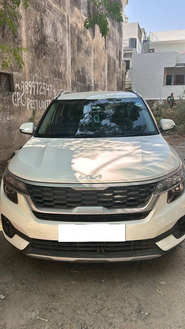 https://images10.gaadi.com/usedcar_image/4269090/original/c3addb4883cce6b1a5c7fec276aa0369.jpg?imwidth=6402