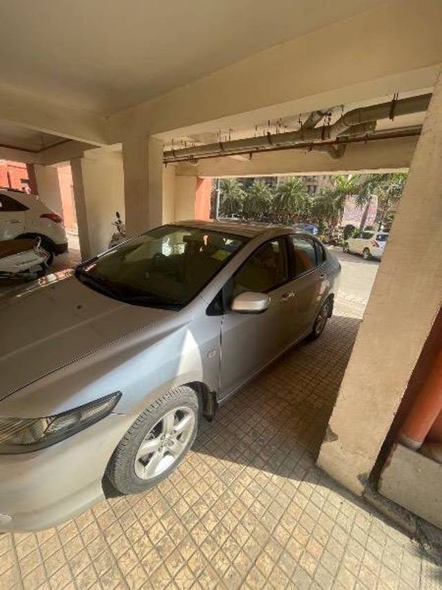 https://images10.gaadi.com/usedcar_image/4269157/original/a3853be83cd14a763aedf21748e8a0f7.jpg?imwidth=6402