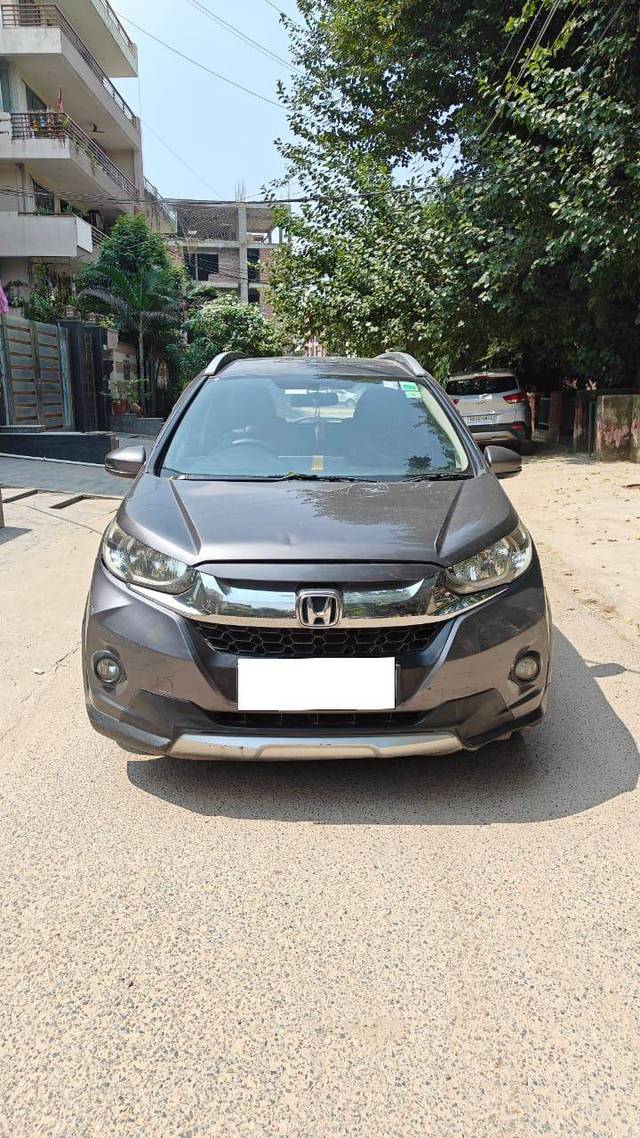 https://images10.gaadi.com/usedcar_image/4269159/original/9bc6169877c7d8b809052a0a1f8b849c.jpg?imwidth=6402