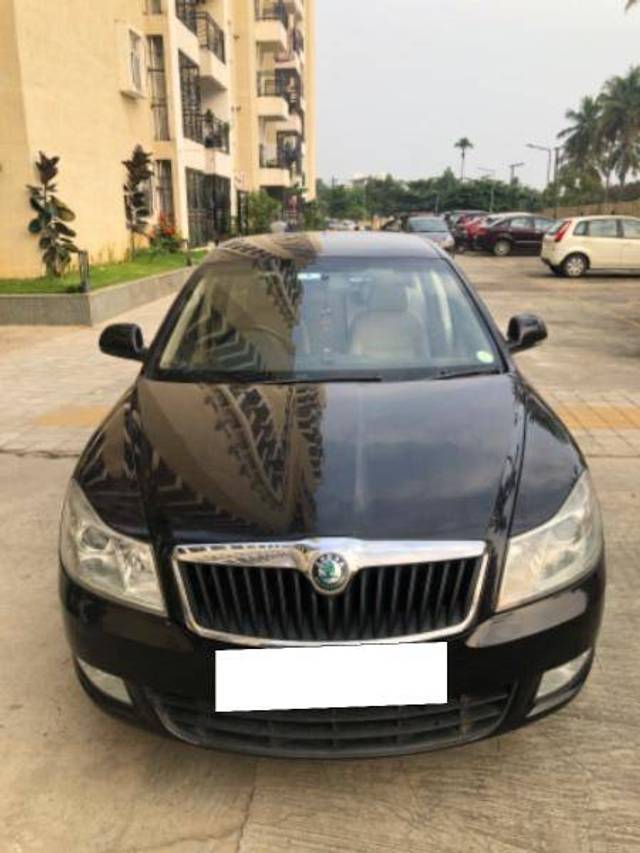 https://images10.gaadi.com/usedcar_image/4269234/original/d55cd074410c2bd3a76837f36e59f9a7.jpeg?imwidth=6400