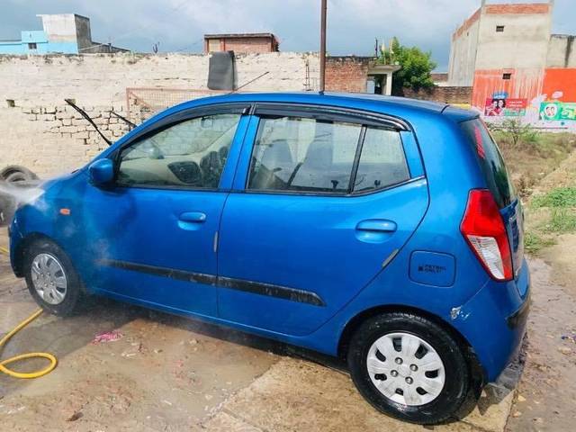 https://images10.gaadi.com/usedcar_image/4269240/original/processed_f9b7d44b-2cfc-498a-9a67-a684596eee05.jpg?imwidth=6400