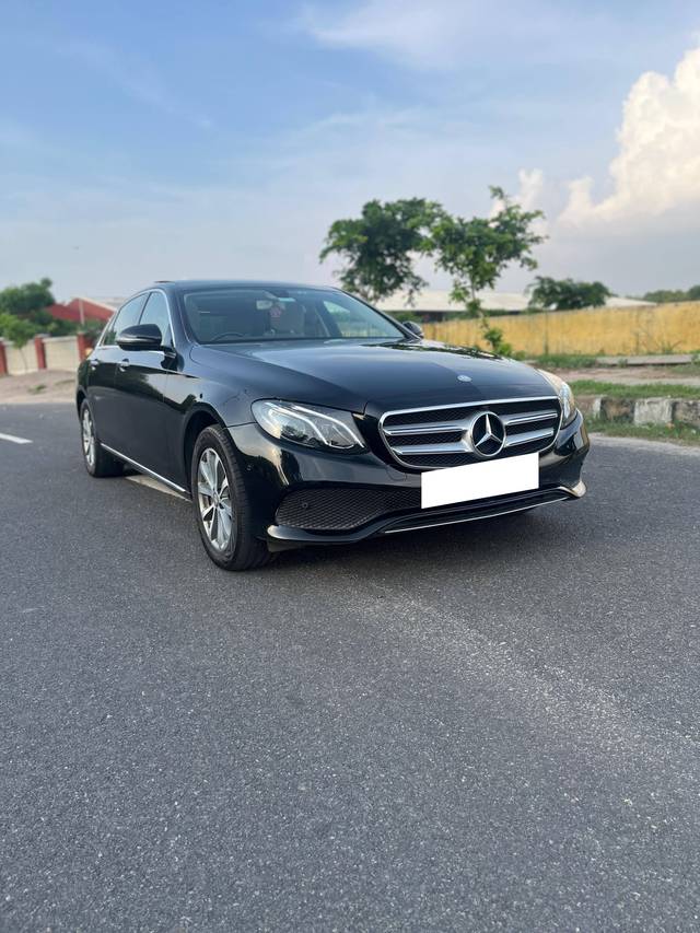 https://images10.gaadi.com/usedcar_image/4269251/original/processed_14768147499dfb8dad6964989b0c583f.jpg?imwidth=6400