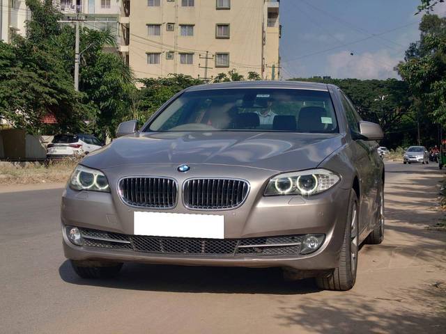 https://images10.gaadi.com/usedcar_image/4269300/original/d7d30a5c1a251b4ff8644b21cce8c917.jpg?imwidth=6402