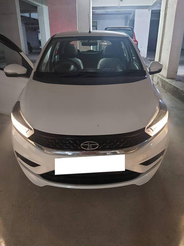 https://images10.gaadi.com/usedcar_image/4269418/original/processed_0dd10940-dc34-4050-9245-04c76723669a.jpg?imwidth=6400