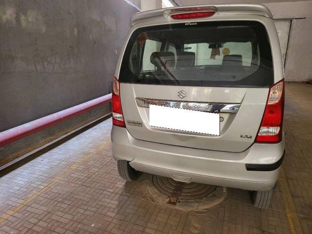 https://images10.gaadi.com/usedcar_image/4269446/original/b36bd315527bb7badcfa27d17b21252f.jpg?imwidth=6401