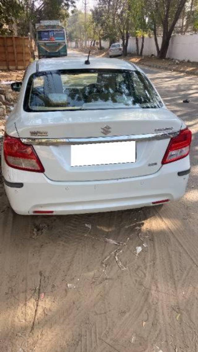 https://images10.gaadi.com/usedcar_image/4269497/original/processed_b849ed6d-b21c-4374-8b66-f2139db87bbd.JPG?imwidth=6401