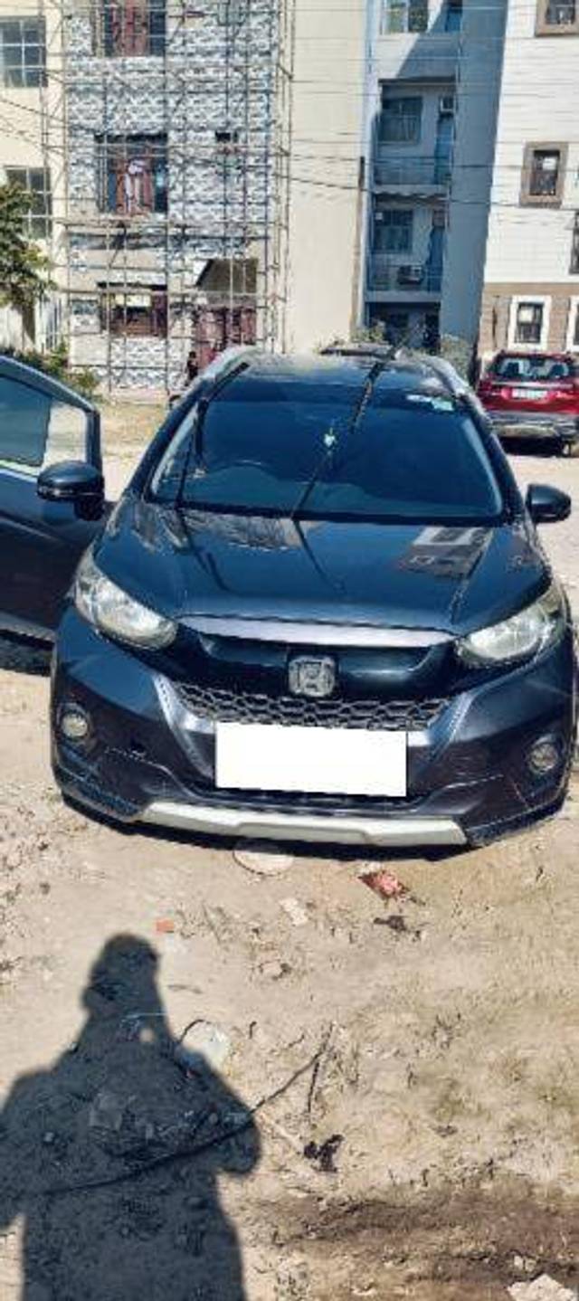 https://images10.gaadi.com/usedcar_image/4269541/original/913db229b273d715100138becb43cb1b.jpg?imwidth=6400