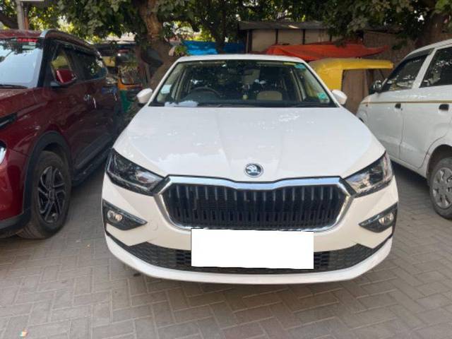 https://images10.gaadi.com/usedcar_image/4269574/original/119f2e0850f79ee131c84991e188f03a.jpg?imwidth=6401