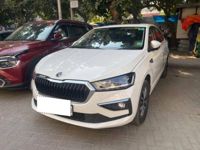 https://images10.gaadi.com/usedcar_image/4269574/original/74d6573454e4b0dfe6782dd7af8dfe83.jpg?imwidth=6400