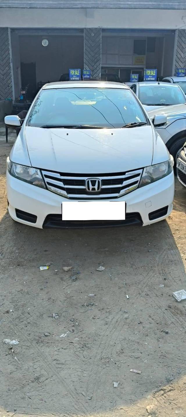 https://images10.gaadi.com/usedcar_image/4269583/original/processed_46a2c2480169f0d7b7e07fb473cabf33.jpg?imwidth=6400