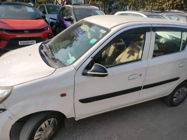 https://images10.gaadi.com/usedcar_image/4269653/original/processed_9fbb8562-19ba-424f-9418-40202fc23402.jpg?imwidth=6401