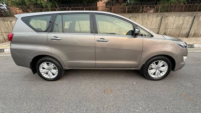 https://images10.gaadi.com/usedcar_image/4269749/original/processed_d71f9239b8ed9b6dd9b07716ef6772ff.jpg?imwidth=6401