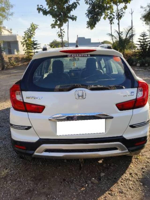 https://images10.gaadi.com/usedcar_image/4269870/original/processed_1031a608-e90d-48b1-902f-b745ee63a1d8.jpg?imwidth=6402