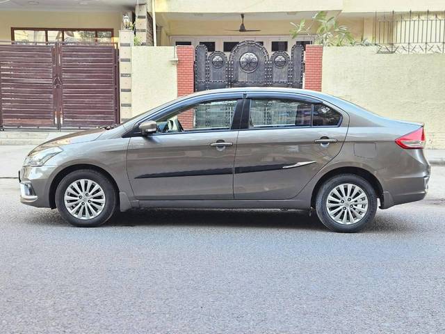 https://images10.gaadi.com/usedcar_image/4269876/original/processed_be29631e3359df07f42e8242ba2a9e42.jpg?imwidth=6401