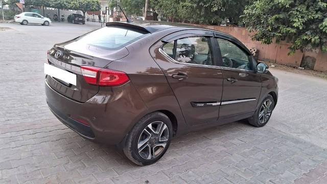 https://images10.gaadi.com/usedcar_image/4269988/original/processed_69264f533b7a2b048fedb7642d66dd8d.jpg?imwidth=6402