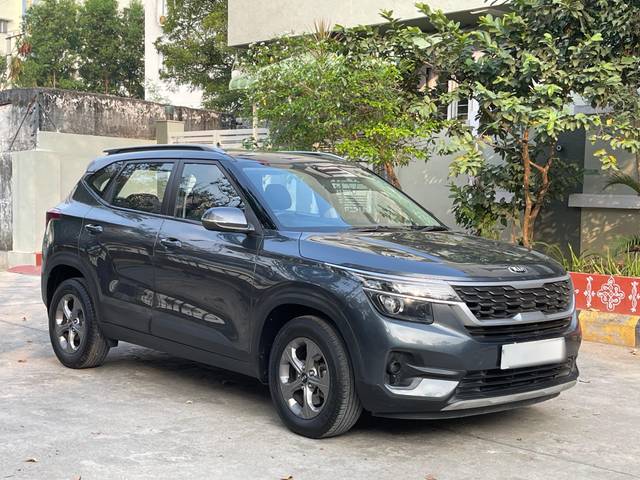 https://images10.gaadi.com/usedcar_image/4270019/original/processed_ccfe13cdd0f79d8d8ea2cc69ea6c9dc8.jpg?imwidth=6400