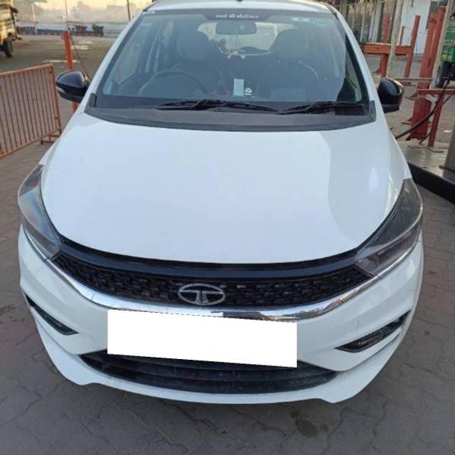 https://images10.gaadi.com/usedcar_image/4270076/original/processed_7a4f359a-5c56-4bc0-944c-d679f913540f.jpg?imwidth=6400